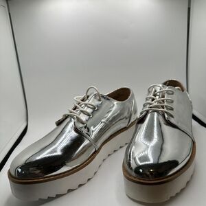 Chinese Laundry Silver Genuine Patent Leather Metallic Mirror Platform Shoe Sz 6